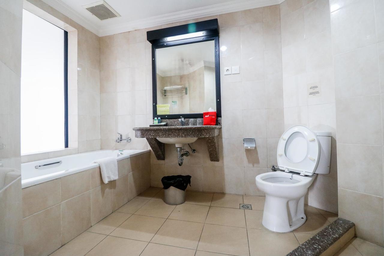 Reddoorz Premium @ Bukit Damai Indah Hotel Balikpapan  Exterior photo