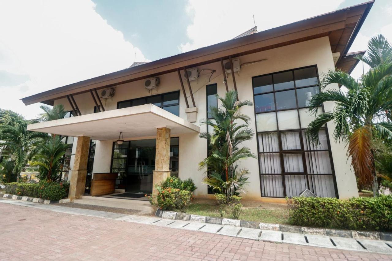 Reddoorz Premium @ Bukit Damai Indah Hotel Balikpapan  Exterior photo